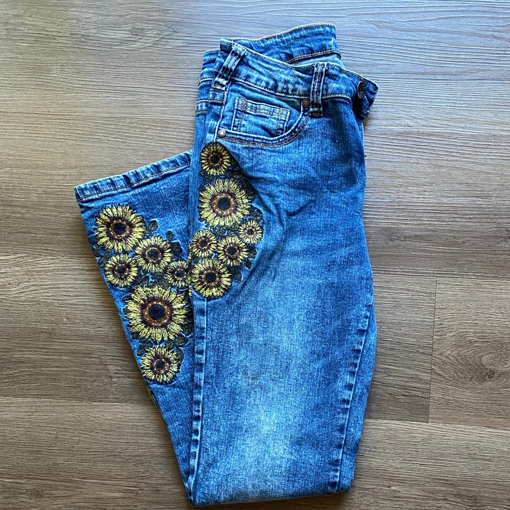 Cowgirl Tuff Blue Jeans with Sunflower Embroidery